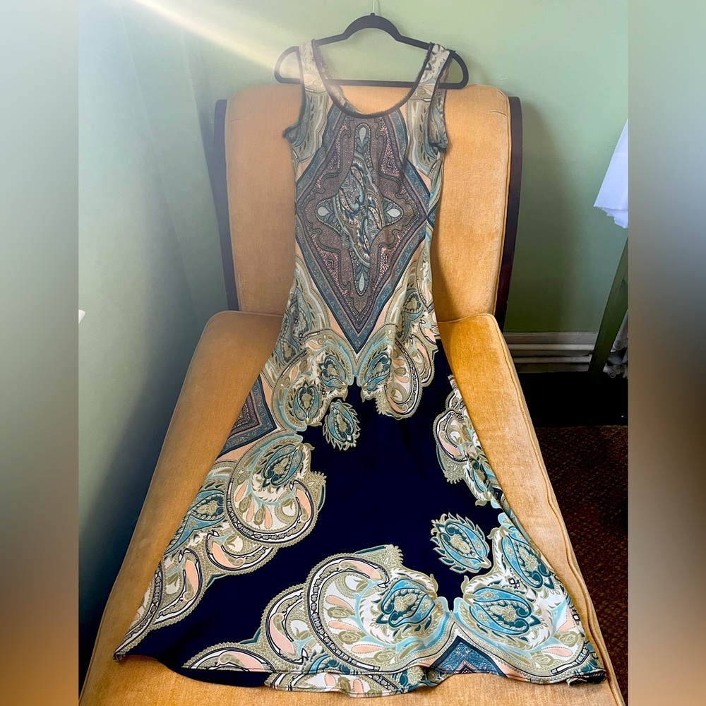 Donna Morgan Silk paisley print maxi dress